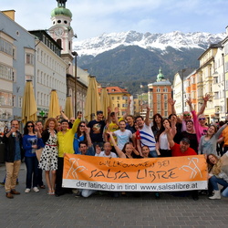 2016-04-02 Rueda de Casino Multi Flashmob Day Innsbruck