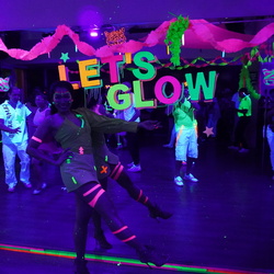 2022-05-20 Glow in the Dark Salsa Party